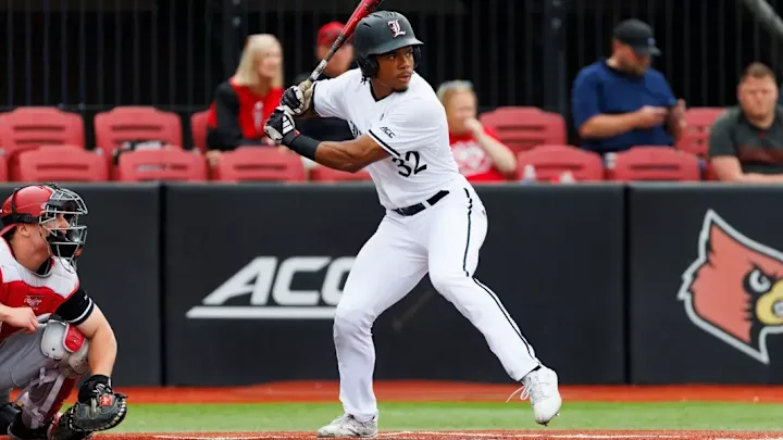 Kentucky baseball loses to Louisville after blowing an extra-inning lead.