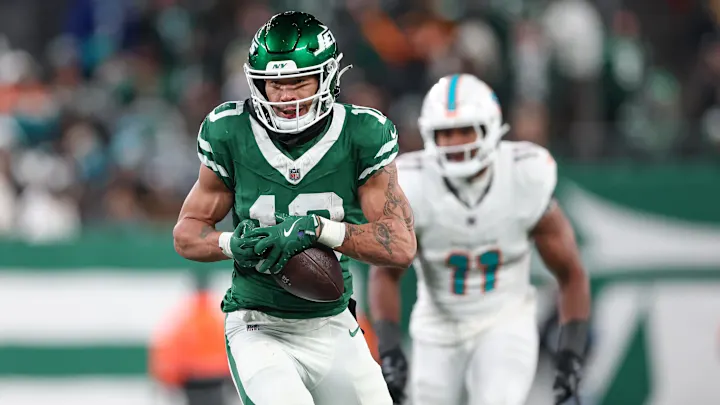 Allen Lazard may have taken a pay cut but his Jets future is still murky