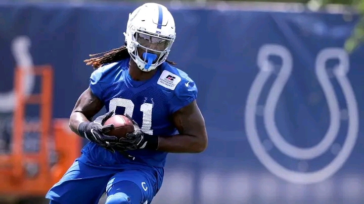 Breaking: Colts Bring Back Controversial Tight End on One-Year Deal
