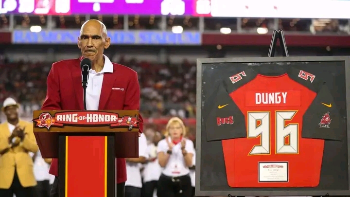 BREAKING NEWS: Former Indianapolis colt head coach Tony Dungy now NFL analyst for NBC sports, sent a note to Indianapolis owner Jim Irsay concerning…see more