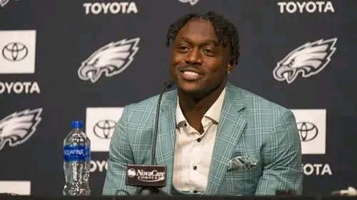 Eagles star A.J. Brown offers some heartfelt wisdom to students at Miami of Ohio