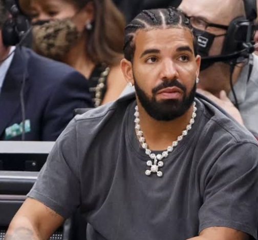 Breaking News: Drake’s Alleged Leaked DMs Reveal Awkward Moment with Patrick Mahomes’ Homosexual Brother