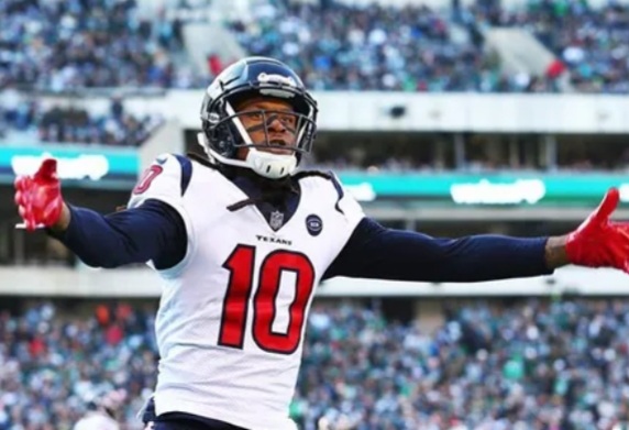 Chiefs on the Brink of Losing a Key Player: DeAndre Hopkins Linked to AFC West Rival