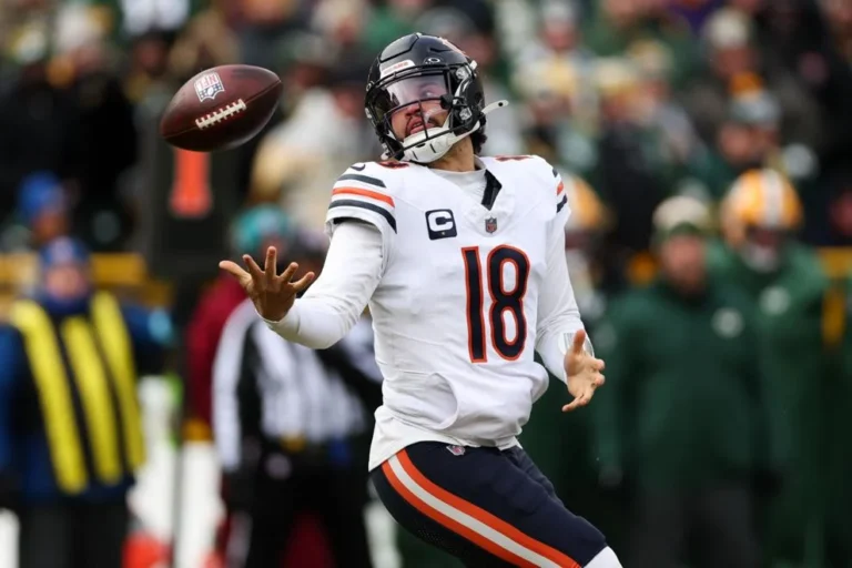 Chicago Bears Q&A: What’s a 1st-round scenario that’s under the radar? Is there a competition for QB2?