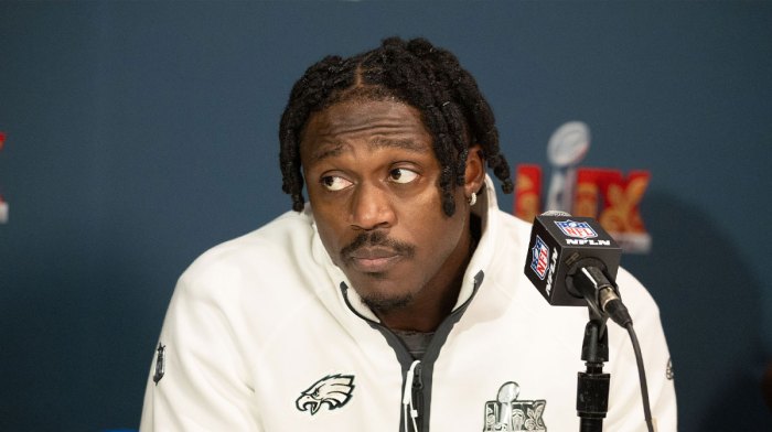 AJ Brown worries Eagles fans with trade rumors following Patriots jersey post