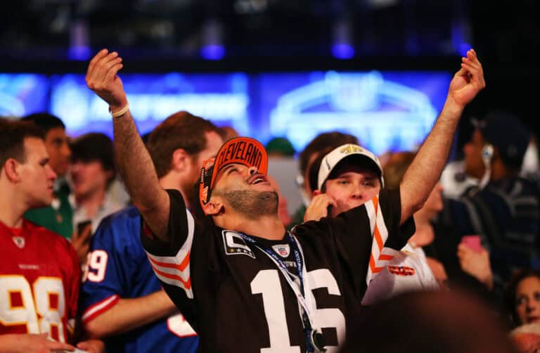 Analyst Urges Browns To Draft Polarizing QB Prospect