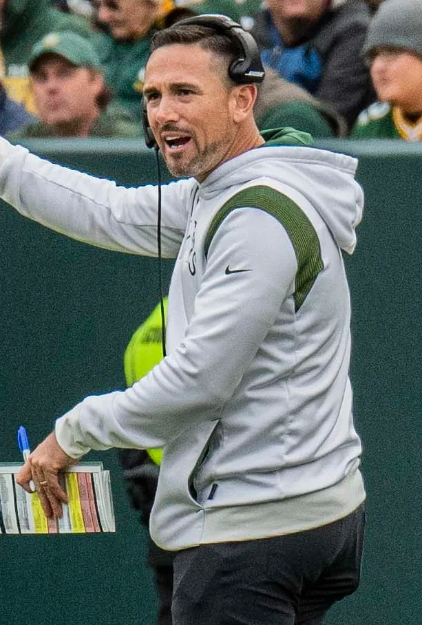 TOUCH DOWN FEW MINUTES AGO: Matt LaFleur green bay Packers head coach send message to Collingwood basketball players…see more