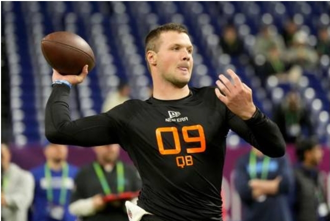 Jets Predicted to Draft Record-Breaking QB to Join Justin Fields