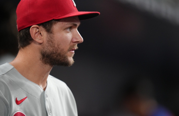 Phillies beat Cubs in 10 innings to secure series win