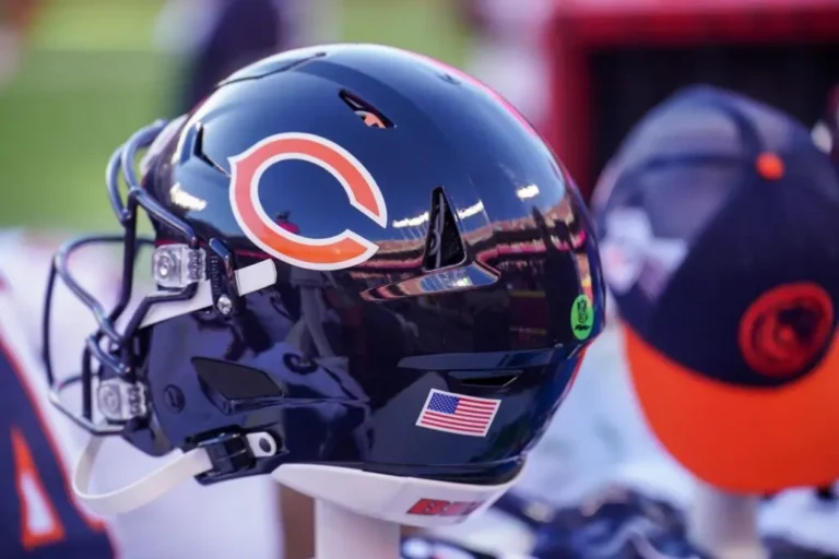 “Holy Overpay” Fans Absolutely Rip Bears’ Huge Contract Extension Just Before 2025 NFL Draft