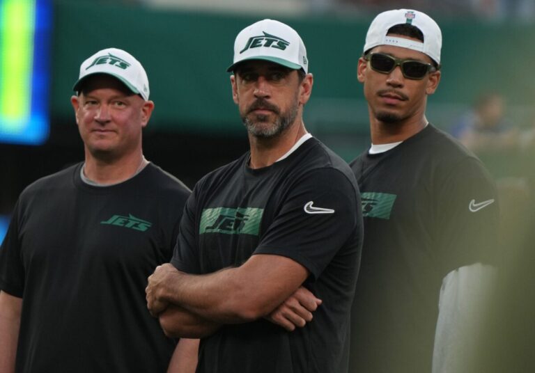 “A Walking Distraction;” New York Jets Insider Goes Scorched Earth on Aaron Rodgers After Latest Pat McAfee Interview