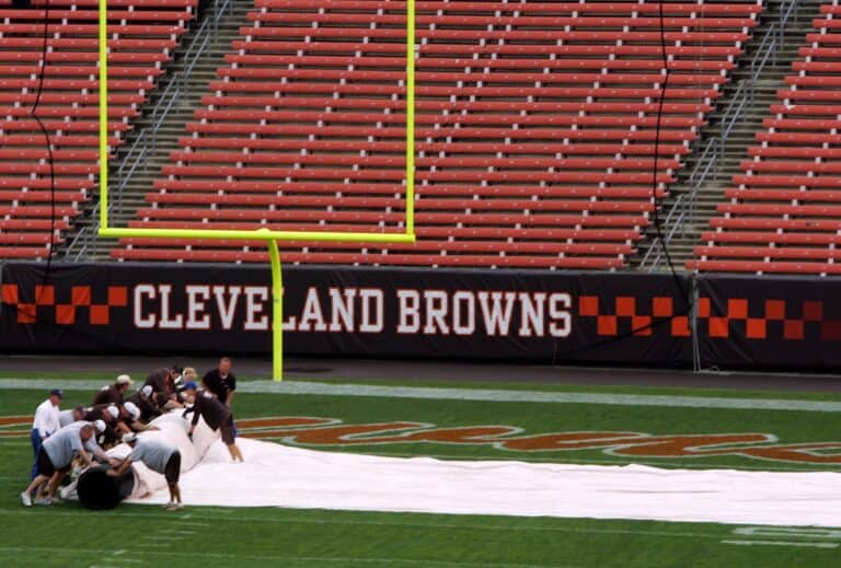 Former NFL Player Sends Warning To Browns About No. 2 Pick