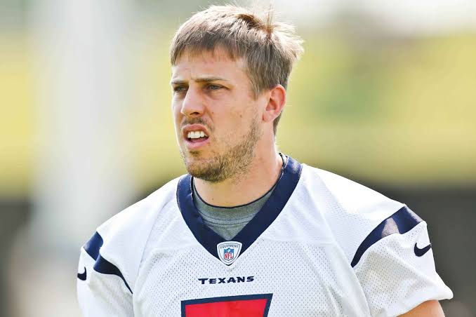 BREAKING NEWS: Chicago Bears Pull-Off Blockbuster Deal to Trade Out Quarterback Tyson Bagent To Land Veteran Quarterback Case Keenum To A Year Deal