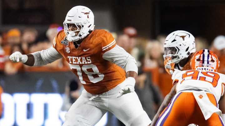 NFL insider has Kelvin Banks Jr. as most realistic Bears option
