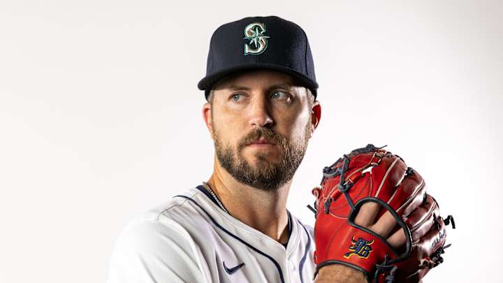 Cubs Acquire Former All-Star Pitcher in Trade With Mariners