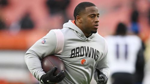 Do you want the Chicago Bears to sign Nick Chubb?