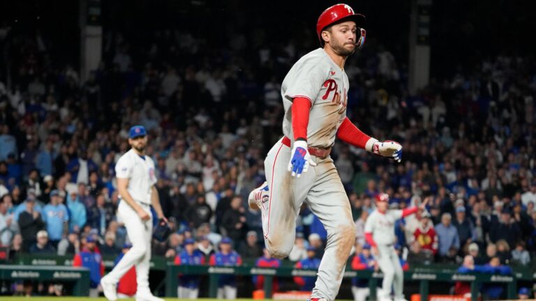 Bohm hits a sacrifice fly in the 10th as the Phillies beat the Cubs 3-1