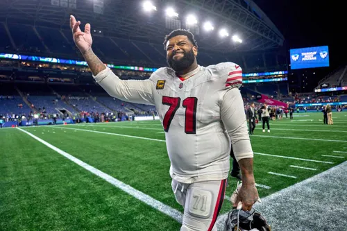 It’s Official: Trent Williams Retires from the NFL: A 49ers Legend Rides Off into the Sunset