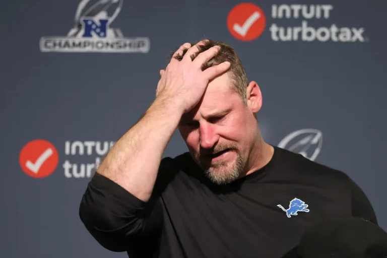 “UNTHINKABLE TRAGEDY IN KNOXVILLE: Detriot Lions’ Stadium Consumed by Inferno During 2025 Match, Head Coach Dan Campbell Clings to Life as Entire Family, Including Wife and Children, Tragically Perish in Blaze”