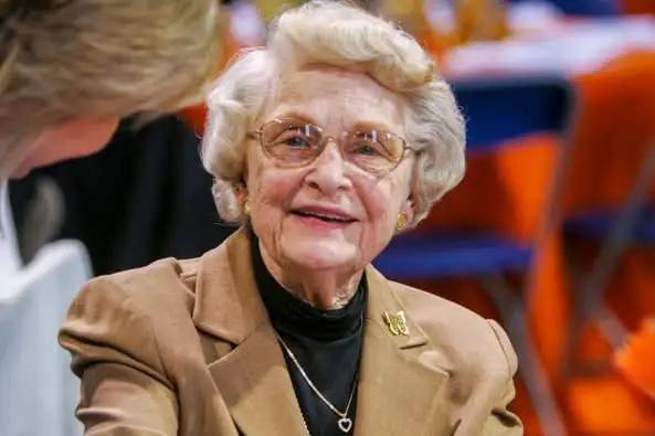 BREAKING NEWS: Netflix Set to Release Powerful Documentary Honoring NFL Trailblazer Virginia Halas McCaskey, Celebrating Her Legacy as Chicago Bears Matriarch