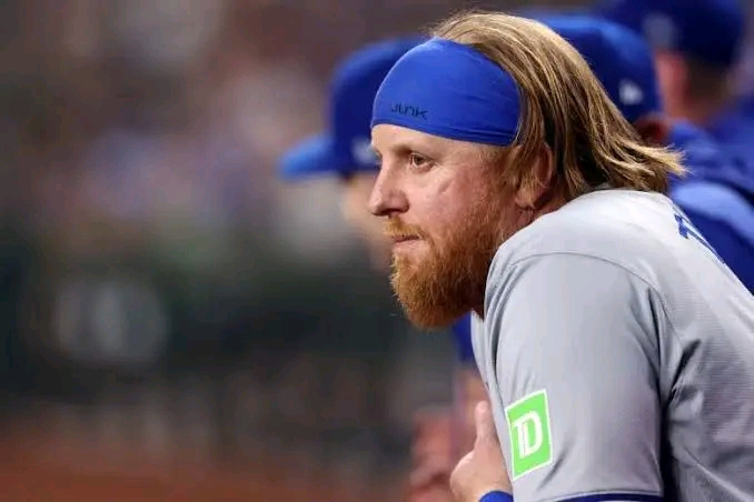CUBS TRADE MOVES: Chicago Cubs Cut Ties With First Baseman Justin Turner After Poor Outing With Giants. As Cubs Make Third Base Decision After Nolan Arenado Update.