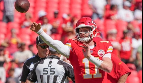 Carson Wentz Signs With the New York Jets
