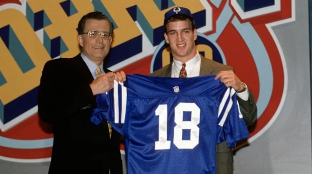 News Rumors Schedule Standings Roster Injuries More Follow Us Horseshoe Heroes FanSided  Alex Smith Opens Up on Mentoring Mahomes & NFL Comeback   Indianapolis Colts franchise history was rewritten 27 years ago today