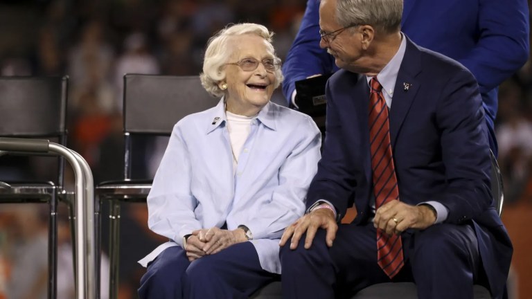BREAKING NEWS: Netflix Set to Release Powerful Documentary Honoring NFL Trailblazer Virginia Halas McCaskey, Celebrating Her Legacy as Chicago Bears Matriarch
