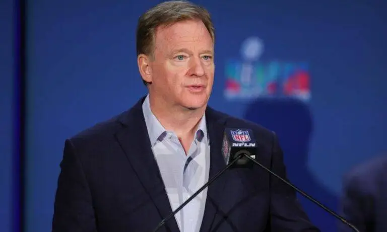 EXCITING UPDATE: His efforts and dedication have taken him to another level. Fans celebrate as New England Patriots quarterback Drake Maye captures the heart of NFL Commissioner Roger Goodell, whom he intends to…