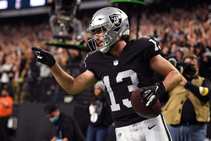 RAIDERS LATEST: Las Vegas Raiders Re-Sign Hunter Renfrow in Key Offensive Move