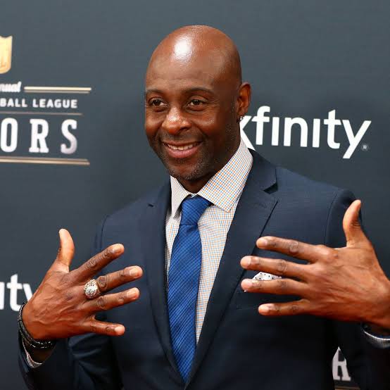 Breaking: San Francisco 49ers Legend, Jerry Rice Donated a Massive $5.4 Million and Sponsorship Deal to Charities and Homeless Relief. What’s He’s Doing in a World of Compassion and Love is…..