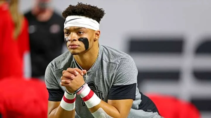 NFL Shockwaves: Chicago Bears Set to Trade Justin Fields in Stunning Draft Day Twist – Sources Say New Franchise QB Already Chosen