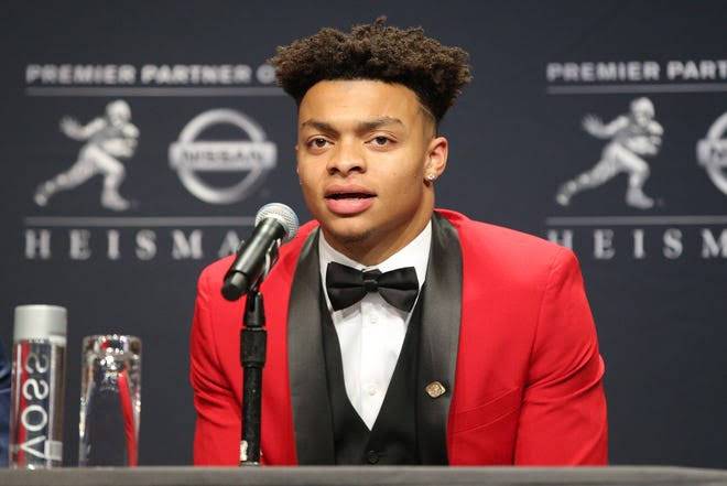 Justin Fields Ignites Bears’ Comeback, Clinches Thrilling Victory Over Packers to Keep Playoff Hopes Alive