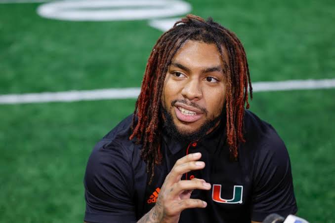 NFL NEWS: The Chicago Bears caught many fans off guard by signing Miami Hurricanes sensational running back Damien Martinez to a four years high paying contract five-minutes ago according to ESPN..…